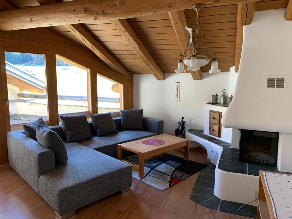 Ferienwohnung Jalet Tschierv Buitenkant foto