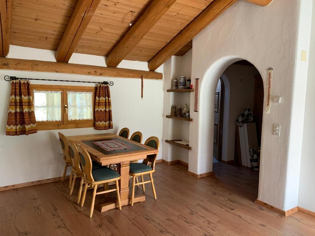 Ferienwohnung Jalet Tschierv Buitenkant foto