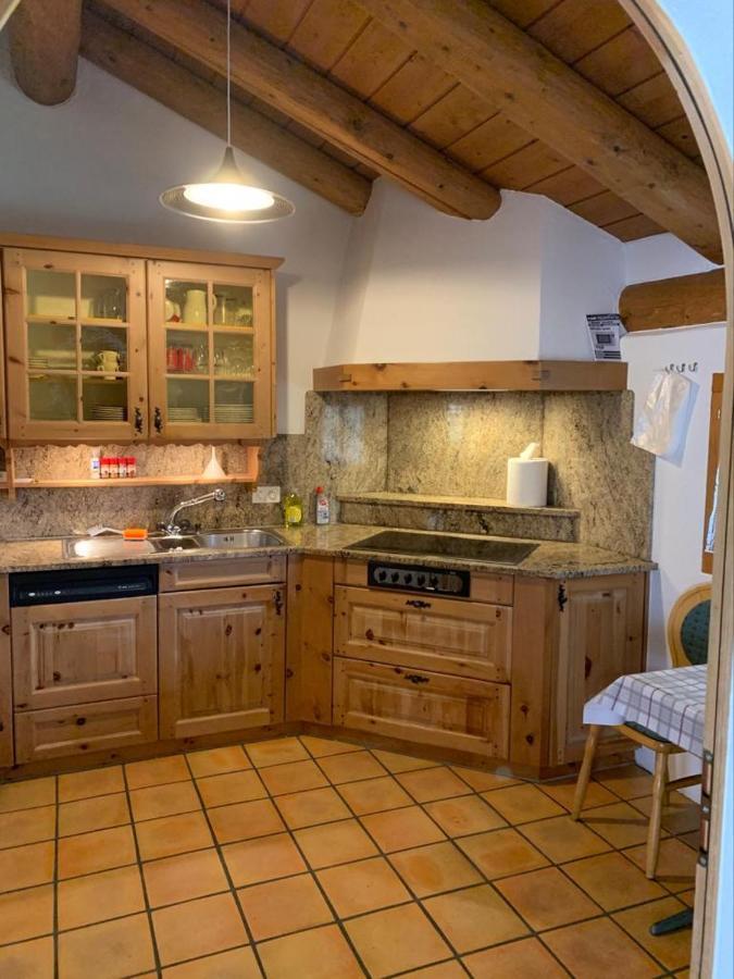 Ferienwohnung Jalet Tschierv Buitenkant foto