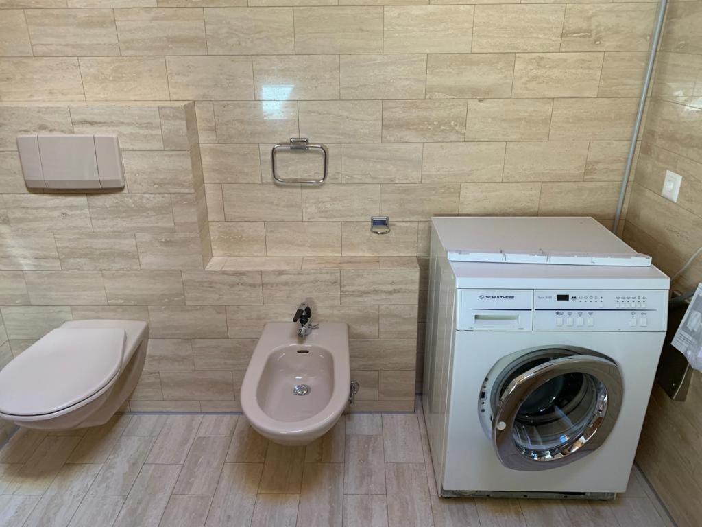 Ferienwohnung Jalet Tschierv Buitenkant foto